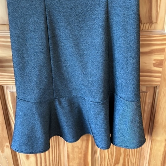 - WHBM Dress - Size 6 - Picture 6 of 14